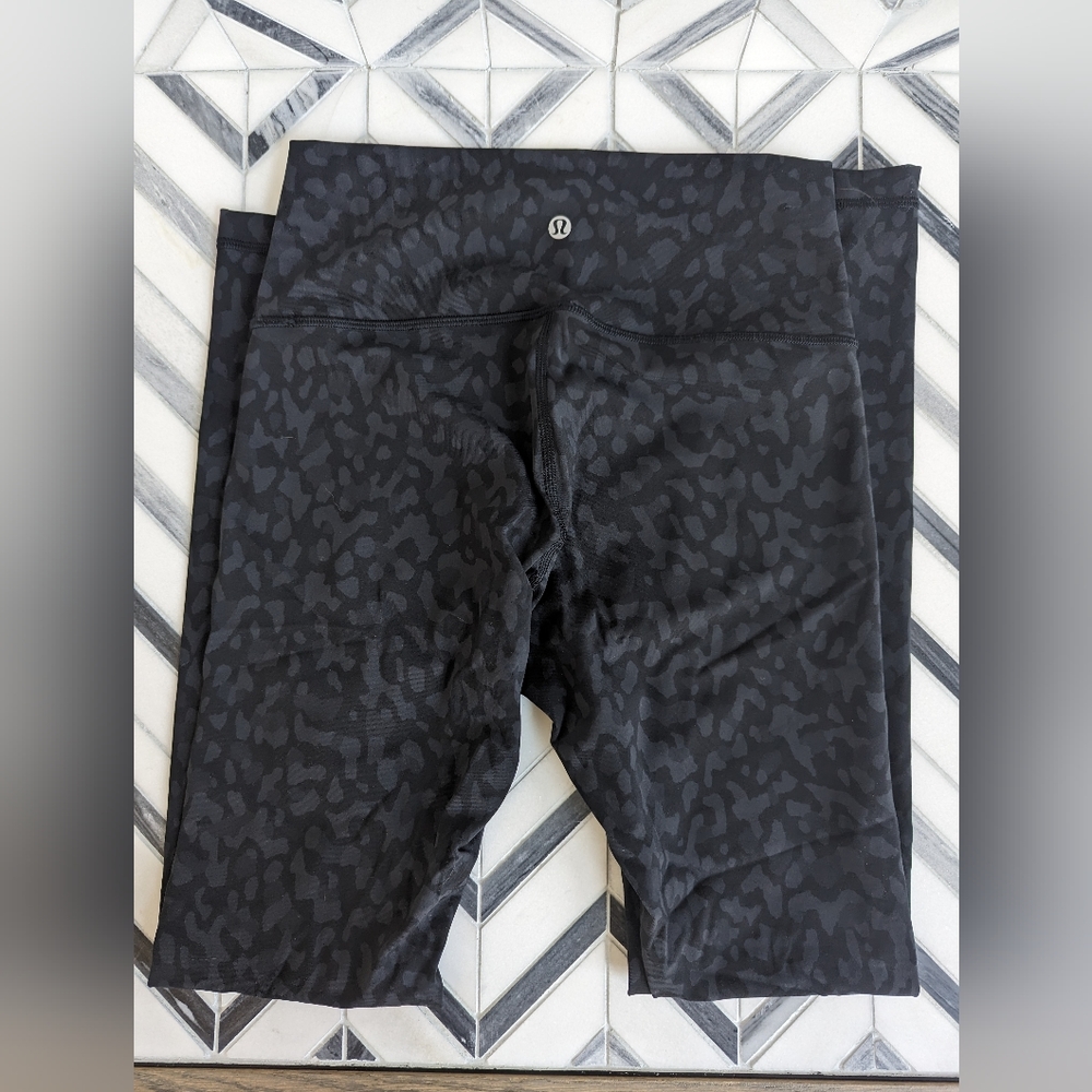 Lululemon Wunder Under Tights Size 6